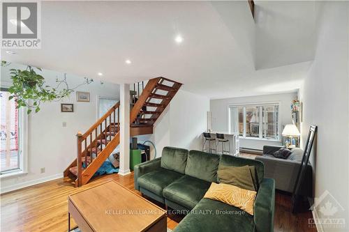 2 - 9 Gilmour Street, Ottawa, ON - Indoor Photo Showing Living Room