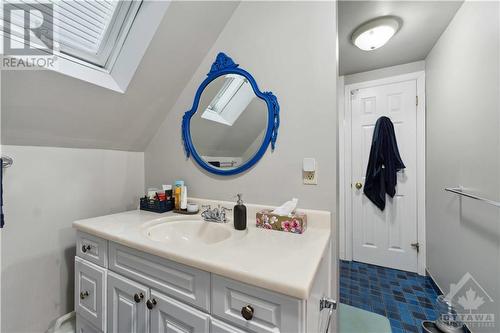 bathroom - 9 Gilmour Street Unit#2, Ottawa, ON - Indoor Photo Showing Bathroom