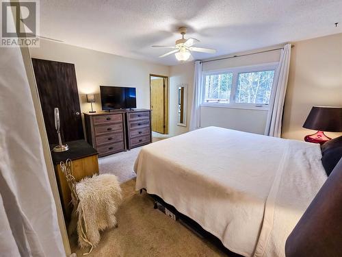 1382 Cypress Drive, Sparwood, BC - Indoor Photo Showing Bedroom