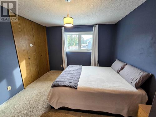 1382 Cypress Drive, Sparwood, BC - Indoor Photo Showing Bedroom