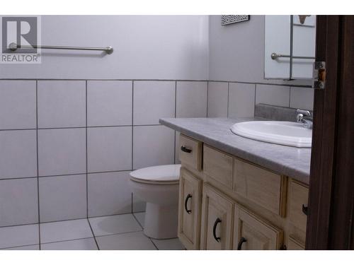 1382 Cypress Drive, Sparwood, BC - Indoor Photo Showing Bathroom