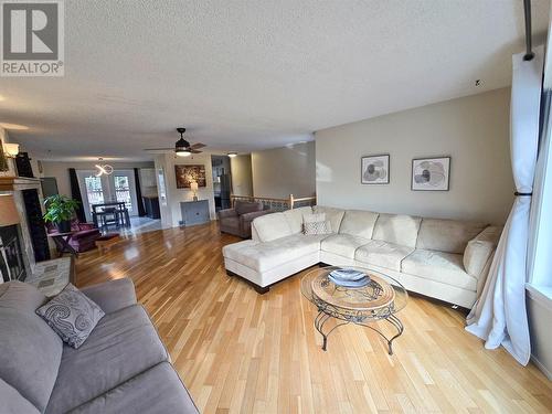 1382 Cypress Drive, Sparwood, BC - Indoor Photo Showing Living Room