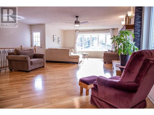 1382 Cypress Drive, Sparwood, BC - Indoor Photo Showing Living Room