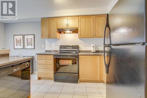 45 Laurelhurst Crescent, Vaughan, ON - Indoor Photo Showing Kitchen