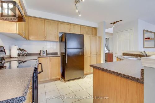 45 Laurelhurst Crescent, Vaughan, ON - Indoor Photo Showing Kitchen