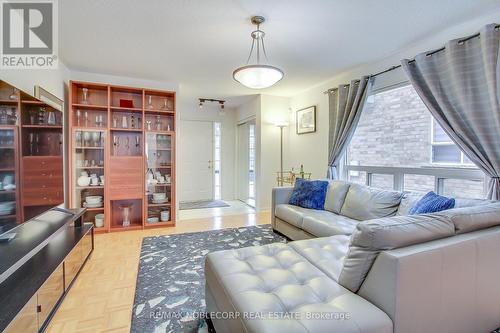 45 Laurelhurst Crescent, Vaughan, ON - Indoor Photo Showing Living Room