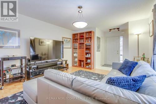 45 Laurelhurst Crescent, Vaughan, ON - Indoor Photo Showing Living Room