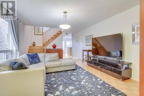 45 Laurelhurst Crescent, Vaughan, ON - Indoor Photo Showing Living Room