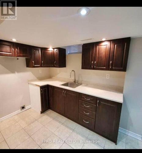 803 Ferguson Drive, Milton, ON - Indoor Photo Showing Kitchen