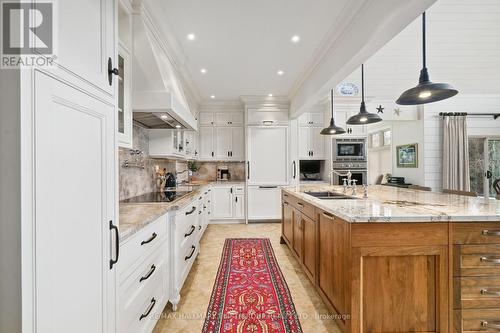 457 Wilson Drive, Hamilton Township, ON - Indoor Photo Showing Kitchen With Double Sink With Upgraded Kitchen