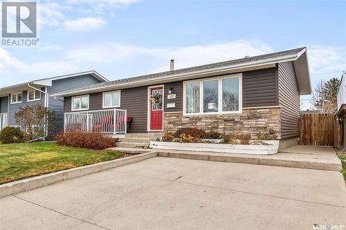 1023 Rorison Avenue, Moose Jaw, SK - Outdoor