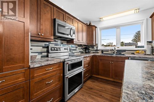 1023 Rorison Avenue, Moose Jaw, SK - Indoor Photo Showing Kitchen