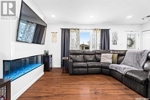 1023 Rorison Avenue, Moose Jaw, SK - Indoor Photo Showing Living Room