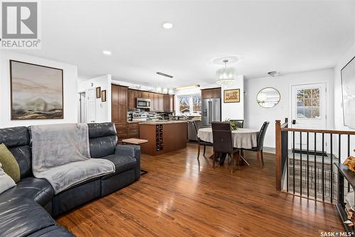 1023 Rorison Avenue, Moose Jaw, SK - Indoor Photo Showing Living Room