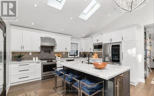 96 King High Avenue, Toronto, ON - Indoor Photo Showing Kitchen With Upgraded Kitchen