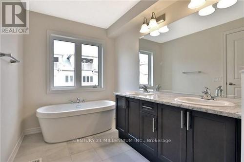 9 Talence Drive, Hamilton, ON - Indoor Photo Showing Bathroom