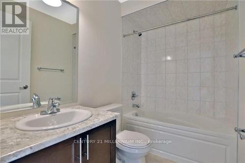 9 Talence Drive, Hamilton, ON - Indoor Photo Showing Bathroom