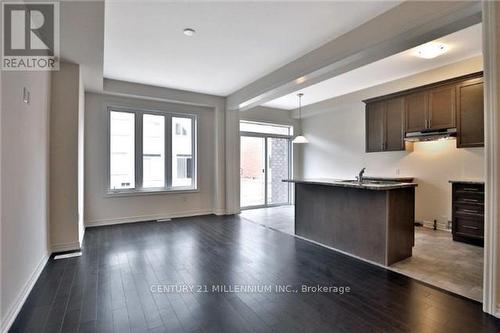 9 Talence Drive, Hamilton, ON - Indoor Photo Showing Kitchen