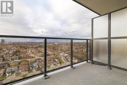 2004 - 202 Burnhamthorpe Road E, Mississauga, ON - Outdoor With View