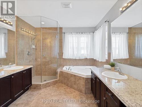 15 Oakhaven Road, Brampton, ON - Indoor Photo Showing Bathroom