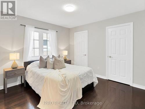 15 Oakhaven Road, Brampton, ON - Indoor Photo Showing Bedroom