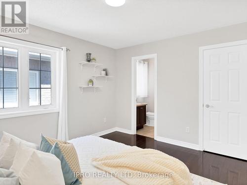 15 Oakhaven Road, Brampton, ON - Indoor Photo Showing Bedroom