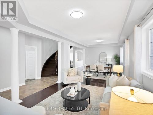 15 Oakhaven Road, Brampton, ON - Indoor Photo Showing Living Room