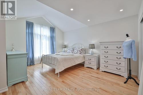 60 Matthew Boyd Crescent, Newmarket, ON - Indoor Photo Showing Bedroom