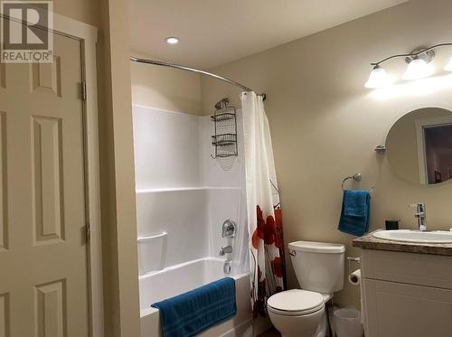 4045 Vale Avenue, Grand Forks, BC - Indoor Photo Showing Bathroom