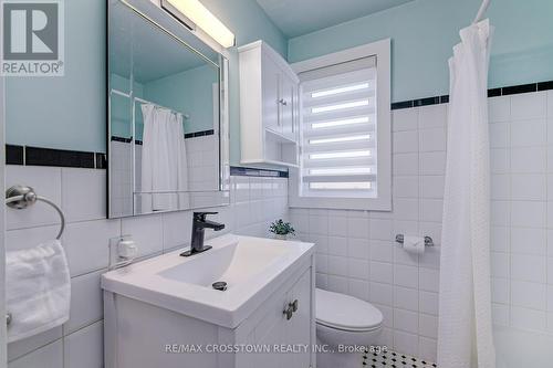 74 Strabane Avenue, Barrie, ON - Indoor Photo Showing Bathroom