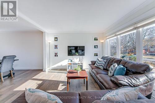 74 Strabane Avenue, Barrie, ON - Indoor Photo Showing Living Room