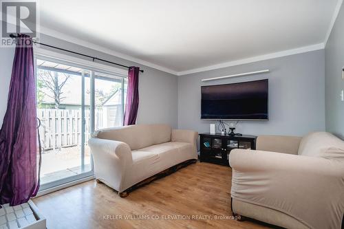 584 Tenth Street, Collingwood, ON - Indoor Photo Showing Living Room