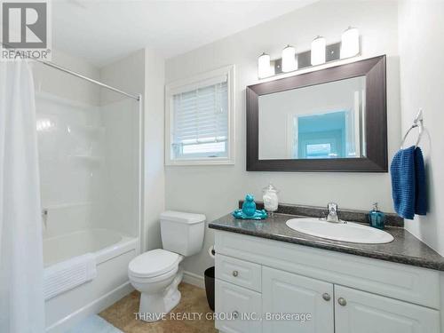 1043 Oakcrossing Gate, London, ON - Indoor Photo Showing Bathroom