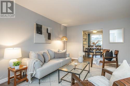 1208 Guildwood Boulevard, London, ON - Indoor Photo Showing Living Room