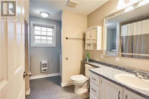 230 Nepisiguit Drive, Dieppe, NB - Indoor Photo Showing Bathroom