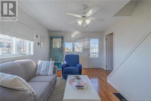 2983 Chiasson, Caraquet, NB - Indoor Photo Showing Living Room