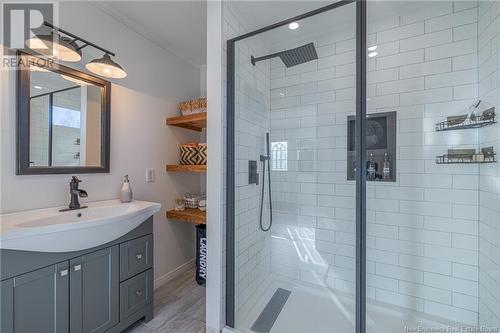 2983 Chiasson, Caraquet, NB - Indoor Photo Showing Bathroom