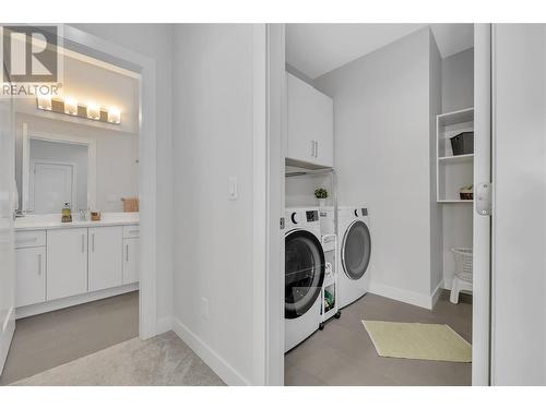 115 Wyndham Crescent Unit# 27, Kelowna, BC - Indoor Photo Showing Laundry Room