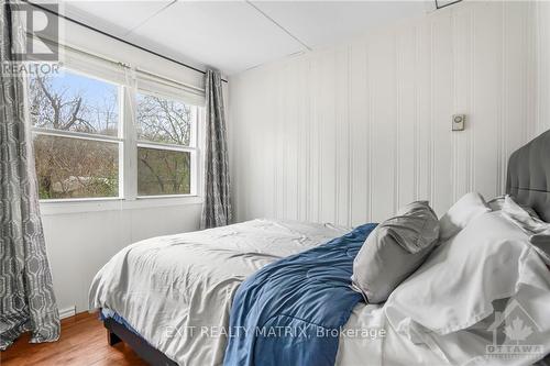 2824 Barts Lane, Ottawa, ON - Indoor Photo Showing Bedroom