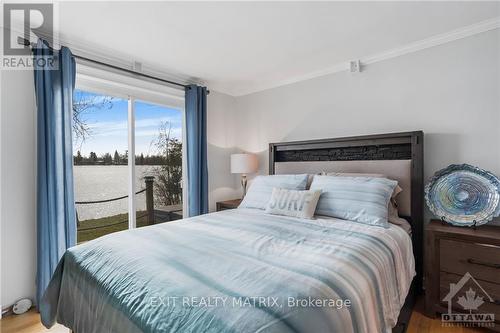 2824 Barts Lane, Ottawa, ON - Indoor Photo Showing Bedroom