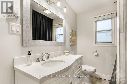 2824 Barts Lane, Ottawa, ON - Indoor Photo Showing Bathroom