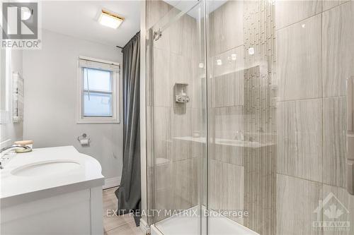 2824 Barts Lane, Ottawa, ON - Indoor Photo Showing Bathroom