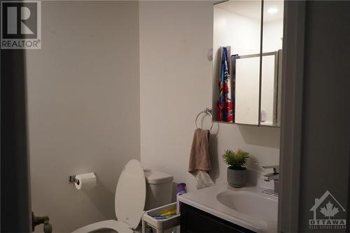 70 Russell Avenue, Ottawa, ON - Indoor Photo Showing Bathroom