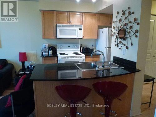 756 - 313 Richmond Street, Toronto, ON - Indoor Photo Showing Kitchen With Double Sink