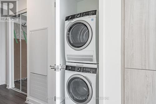 6811 - 138 Downes Street, Toronto, ON - Indoor Photo Showing Laundry Room