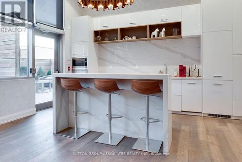 413 - 835 St Clair Avenue W, Toronto, ON - Indoor Photo Showing Kitchen