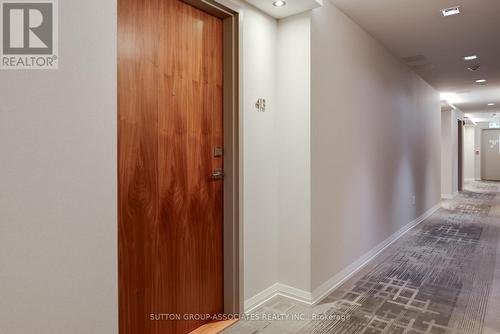 413 - 835 St Clair Avenue W, Toronto, ON - Indoor Photo Showing Other Room