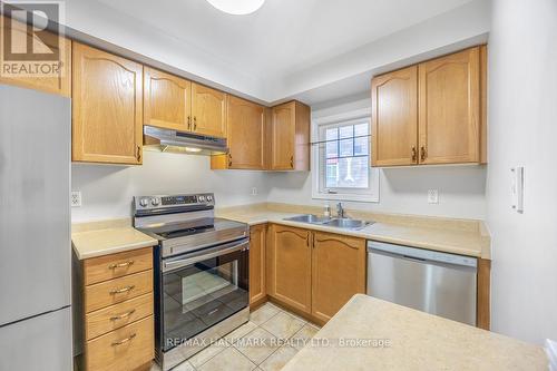 40 - 1775 Valley Farm Road, Pickering, ON - Indoor Photo Showing Kitchen With Double Sink