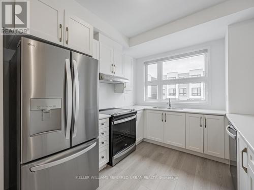 32 Bateson Street, Ajax, ON - Indoor Photo Showing Kitchen With Stainless Steel Kitchen With Upgraded Kitchen