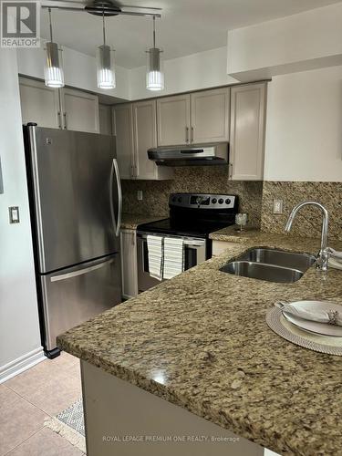 303 - 33 Elm Drive, Mississauga, ON - Indoor Photo Showing Kitchen With Stainless Steel Kitchen With Double Sink